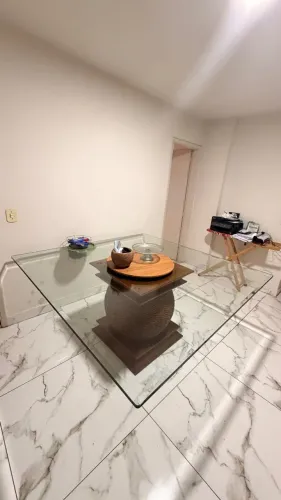 Mesa de jantar quadrada