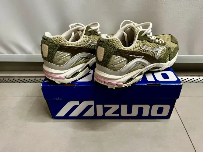 Tênis Mizuno Wave Rider 10
