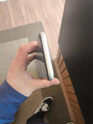 iPhone 11 128 gb - bateria 79%