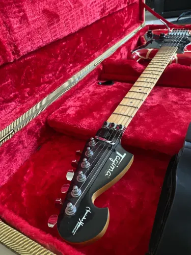 Guitarra + equipamentos. Tagima JA2