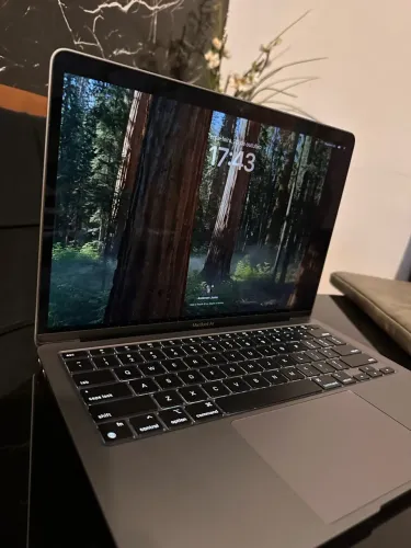 MACBOOK AIR M1