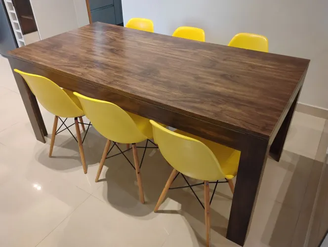 Mesa de jantar com 6 cadeiras