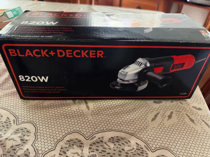 A esmerilhadeira angular Black+Decker G720 de 820W (4.1/2") NUNCA USADA