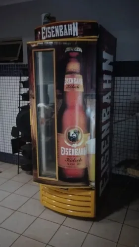 Freezer semi novo