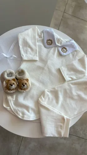 conjuntinho leao com pantufa mesversario