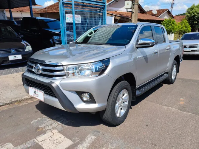 Toyota Hilux CD SRV 4X4 2.8 TDI Diesel Aut. 2018