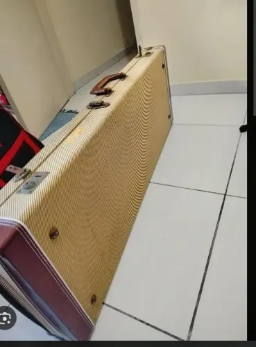 Case rígido original para Strato ou tele 