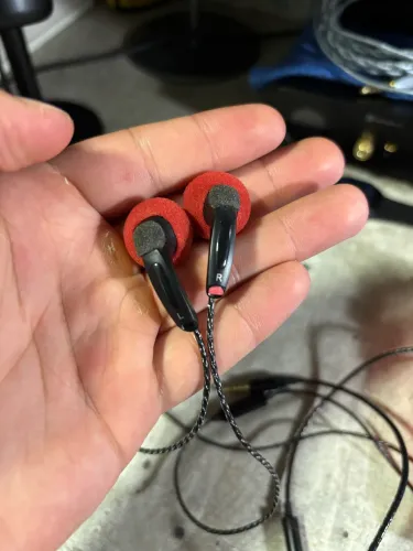 Kawano Horaiko - flathead earbud