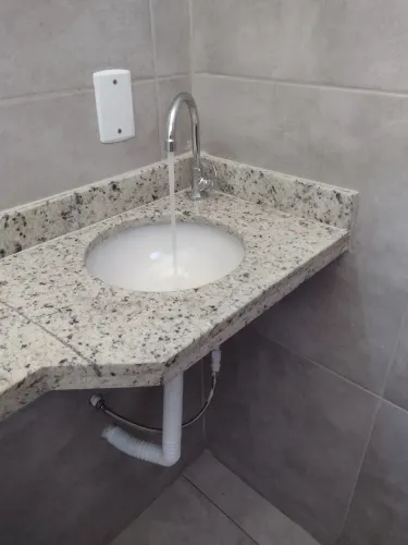 Casa com 2 Quarto(s) e 1 banheiro(s) para Alugar, 70 m² por R$ 1700 / Mês
