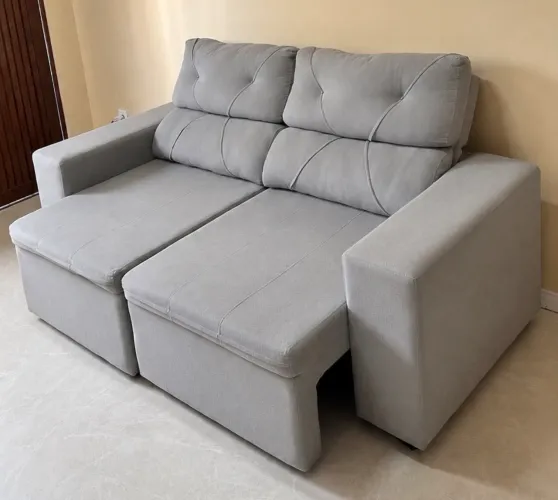 Sofá retrátil seminovo