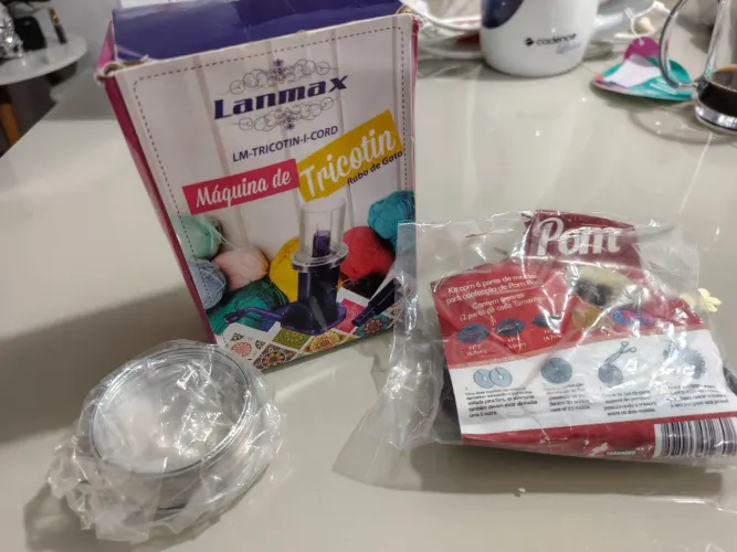 Máquina de tricotin + kit pompom
