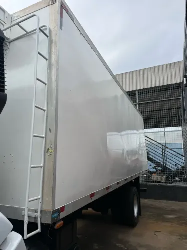Baú refrigerado para caminhão toco
