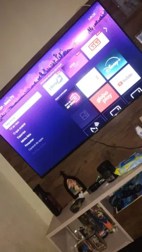 Vendo uma TV Semp Semi nova 43 polegadas