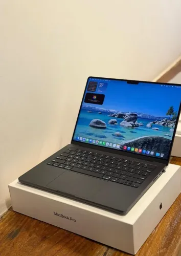 MacBook Pro M5 Pro 1TB/ 24 Ram Lacrado