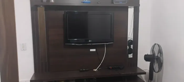 Painel com Ld + tv de 32 polegadas com controle 