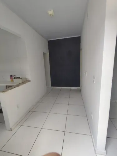 Kitnet 2 quartos ótimo localização QNN 21