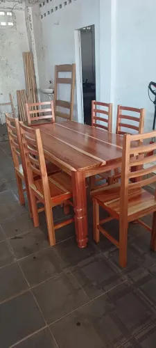 Mesa de 6 cadeiras madeira macacauba.