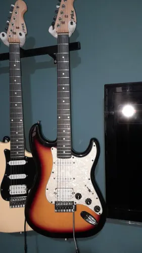 Guitarra Stratocaster PhX