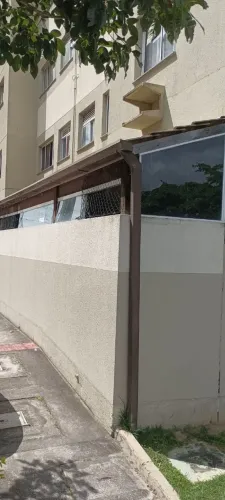 Alugo apartamento no condomínio Vista de Manguinhos