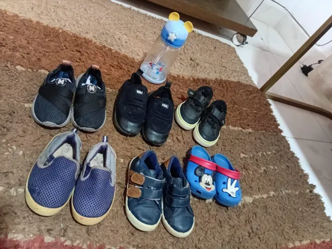 Sapatinhos de criança ? muito lindos n° 20 ao 28 por 40 reais cada 