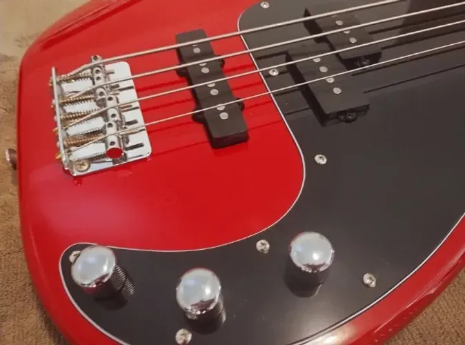 Baixo Squier Standard 1998 4c + Case Rígido (frete grátis)