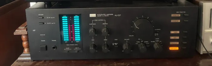 Amplificador integrado Sansui AU D7