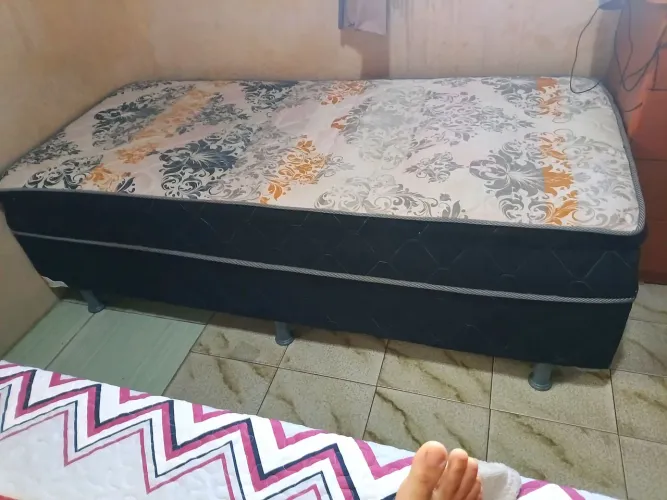 Cama box em molas solteiro