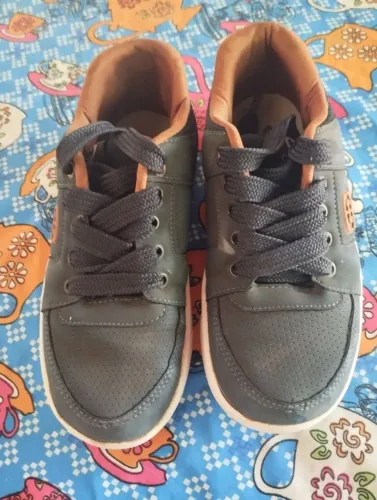 Vendo sapato semi novo...motivo não serve mais