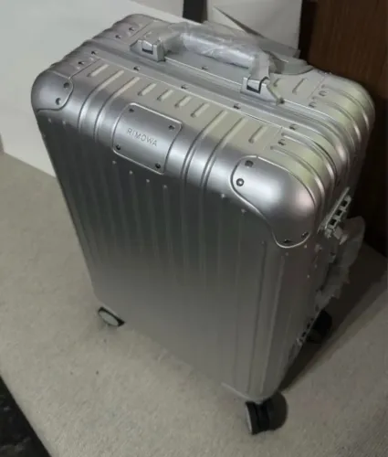 Mala Rimowa prata clássica 