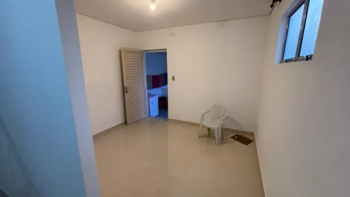 KIT NET para locação, 1 Quarto, Cozinha, Área de serviço, Banheiro.