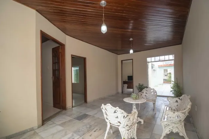 Casa à venda na Cidade Velha de 2 pavimentos por 1.400k