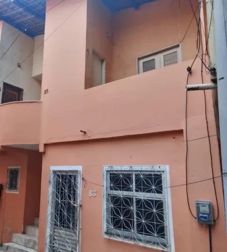 Aluga-se apartamento no Cond do Alemão