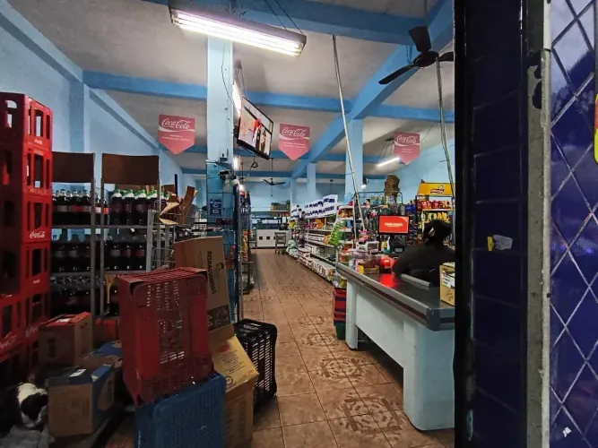 Mercadinho bem localizado na Zona Leste. Ref; 2823
