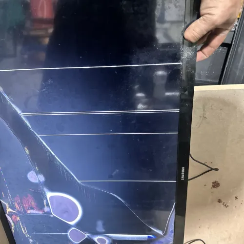 Tv Samsung modelo Un32J4300Ag tela quebrada pra peças não tenho fonte