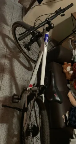 Bicicleta semi nova 649,00