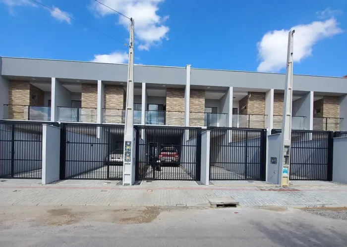 Sobrado à venda no bairro Vila Nova - Joinville/SC