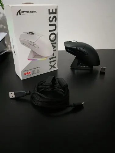 Mouse Gamer Sem Fio Attack Shark X11, 22000 Dpi, 59g, Tri-mode Com Dock Magnético, RGB,