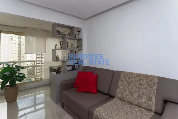 BOM ACABAMENTO - ANDAR ALTO - OTIMA LOCALIZAÇAO