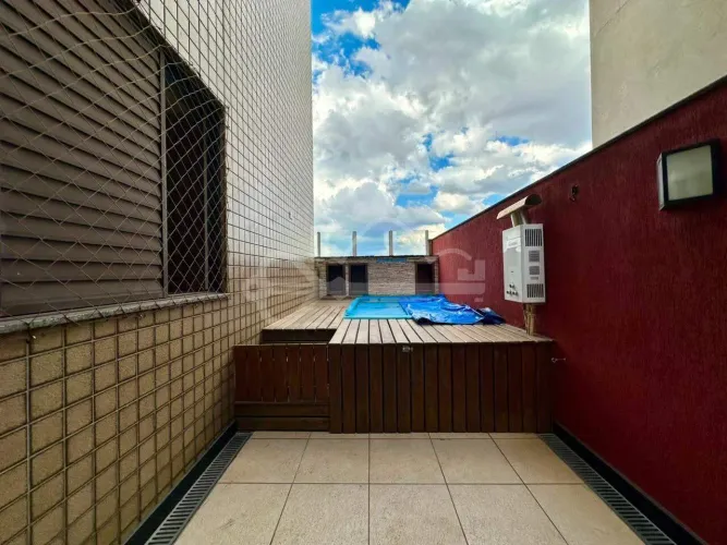 ÁREA PRIVATIVA | 3 QUARTOS | 1 VAGAS |BAIRRO DONA CLARA | R$790.000,00 Metragem: 140 m²