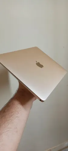 MACBOOK RETINA 8RAM/256GB TROCO OU VENDO