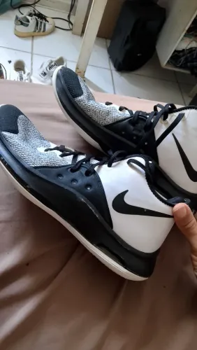 Tênis Nike versátile original Tam:43