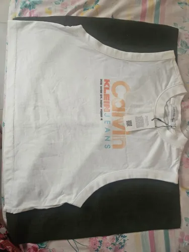 Blusa calvin kein. 