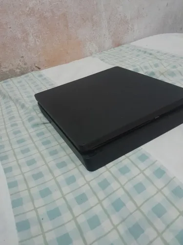 Ps4 com controles em perfeito estado