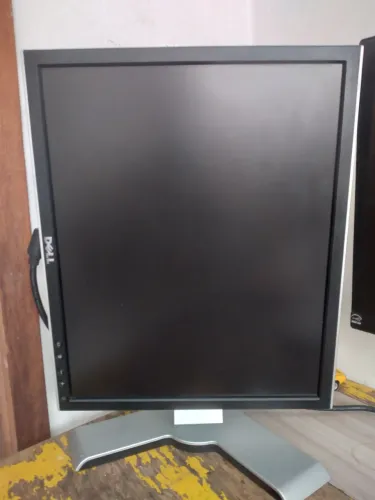 Monitor DELL 19 POLEGADAS base giratoria