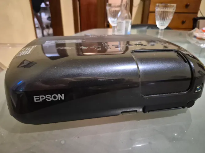 Projetor Epson PowerLite S6+ (H283A) - Funcionando