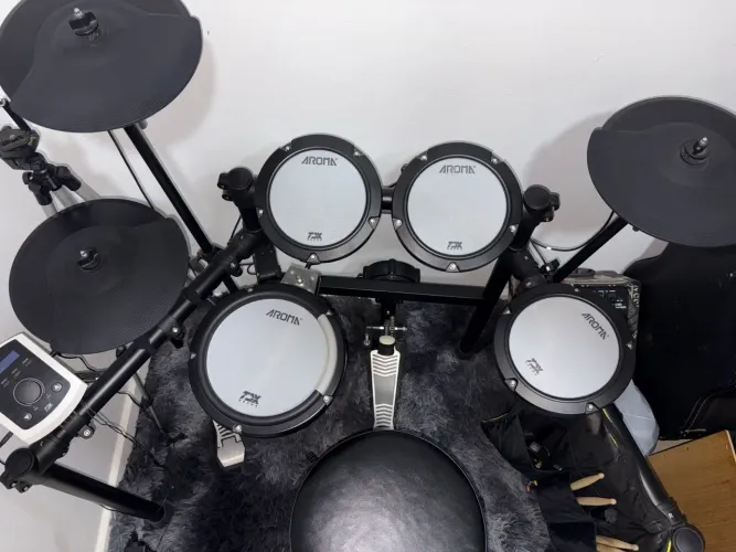 Bateria Eletrônica Aroma TDX-22 II - Completa com Banco e Fone de Ouvido