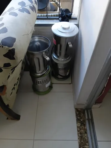 Refresqueira dupla cuba e trituradores açãi.