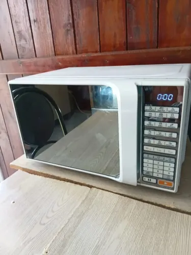 Microondas Midea 20L