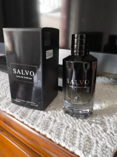 Perfume masculino Salvo
