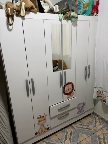 Guarda-roupa infantil
